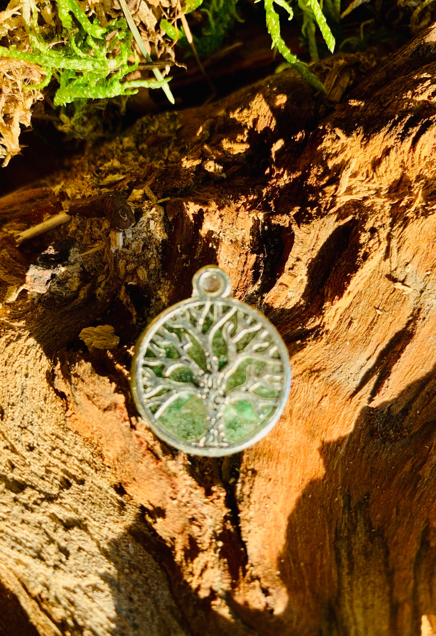 Orgonit- Anhänger mit Lebensbaum für Haustiere ( Katzen, kleine Hunde, etc. ) mit Heilsteinen / Fuchsit, Rosenquarz