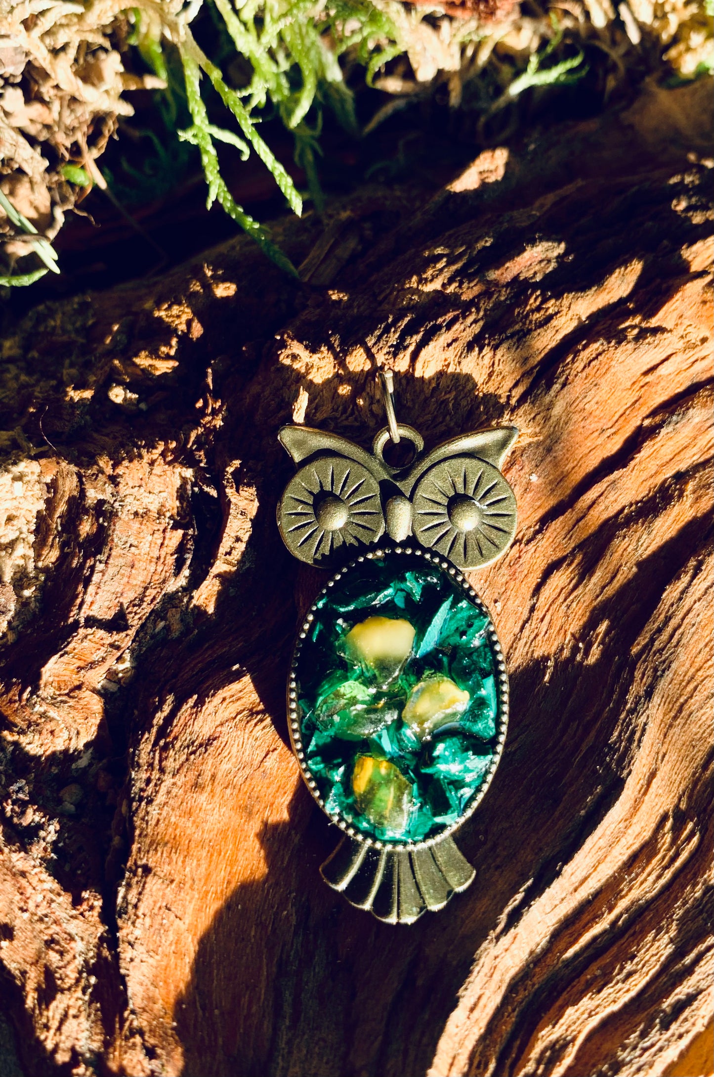 Amulett-(Eule)mit Heilsteinen - Malachit und Bernsteinen (Orgonit)