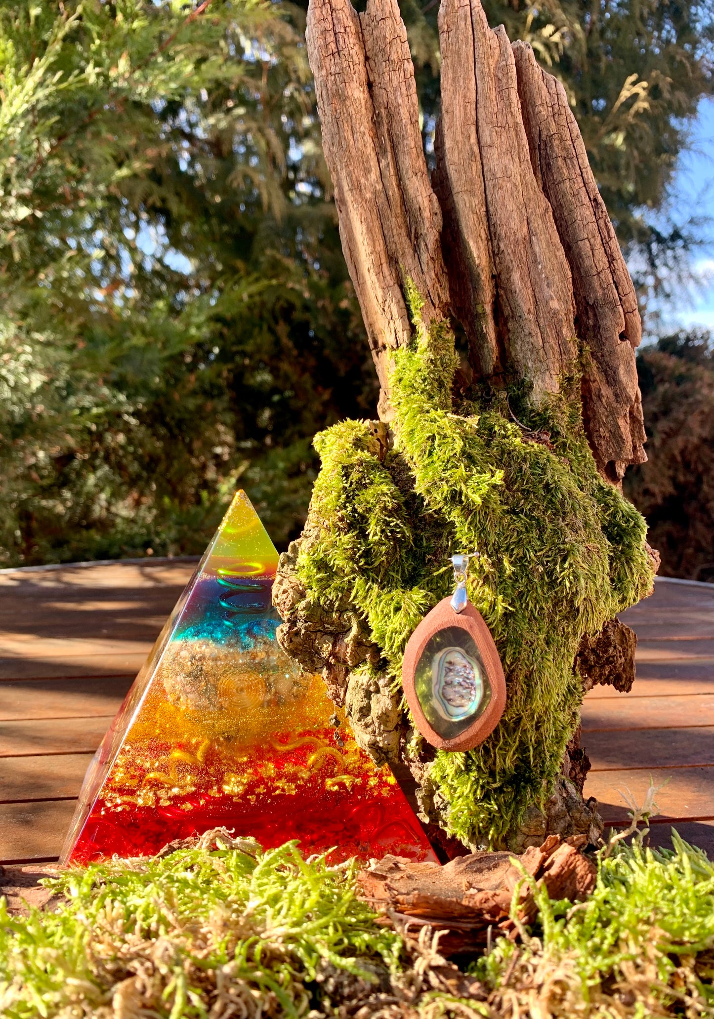 Amulett - Perlmutt in Teakholz / Epoxidharz