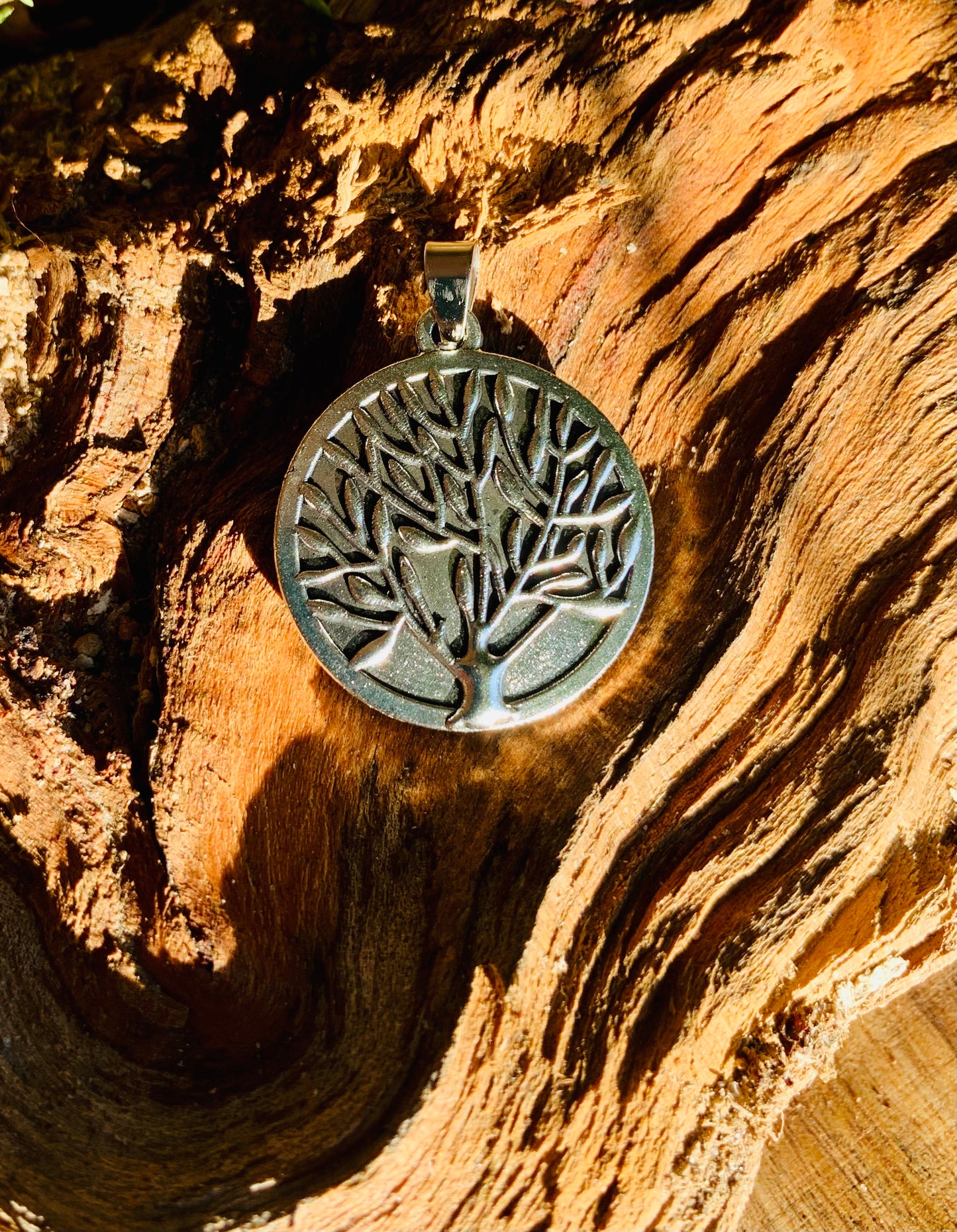 Amulett mit Heilstein - Amazonit und Blattsilber (Orgonit) / Yggdrasil- Lebensbaum